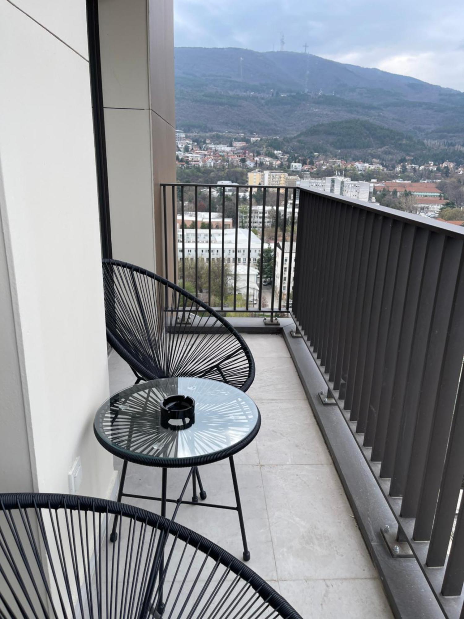 180° View Apartment In Diamond Building Skopje Buitenkant foto