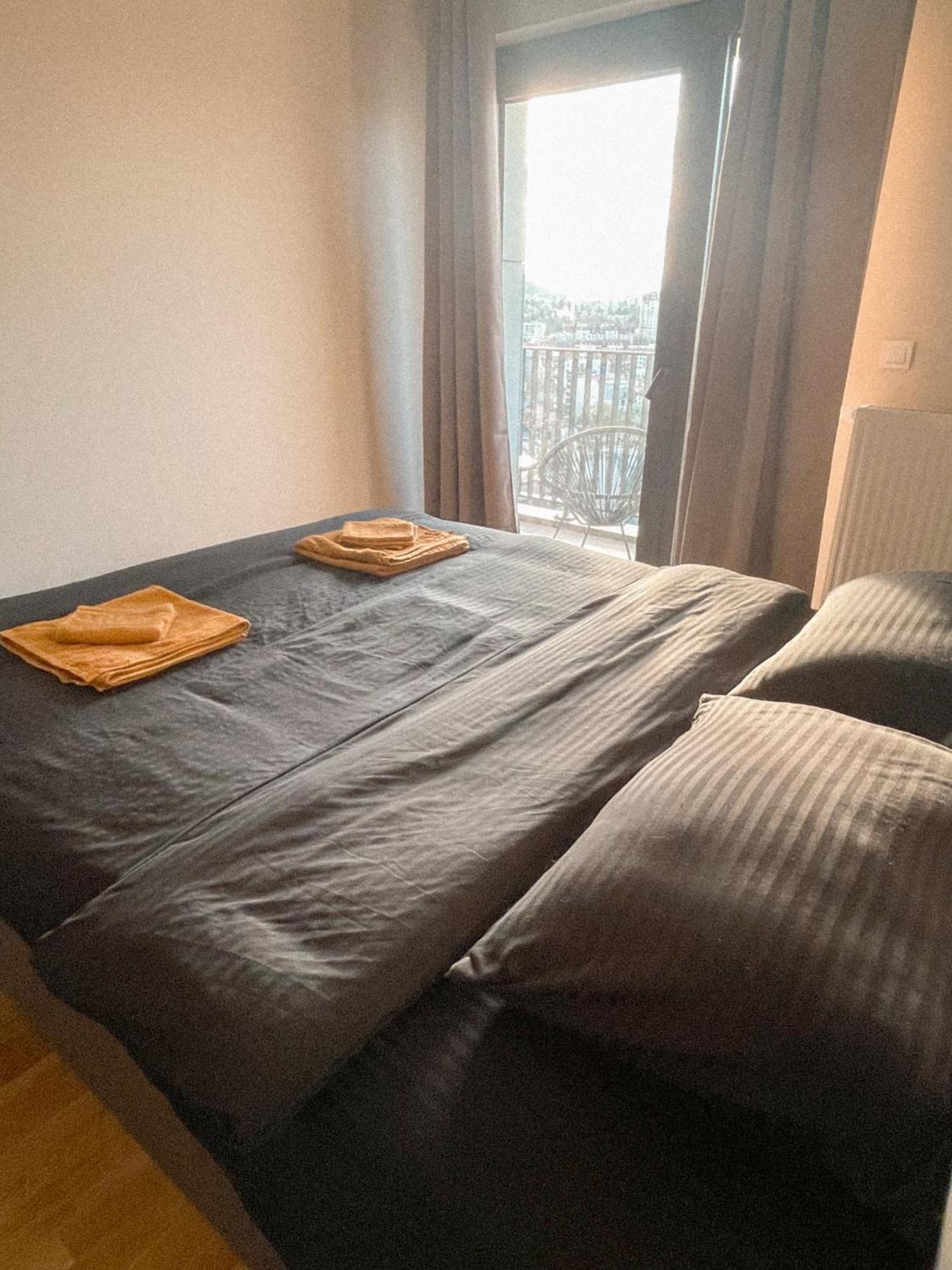 180° View Apartment In Diamond Building Skopje Buitenkant foto