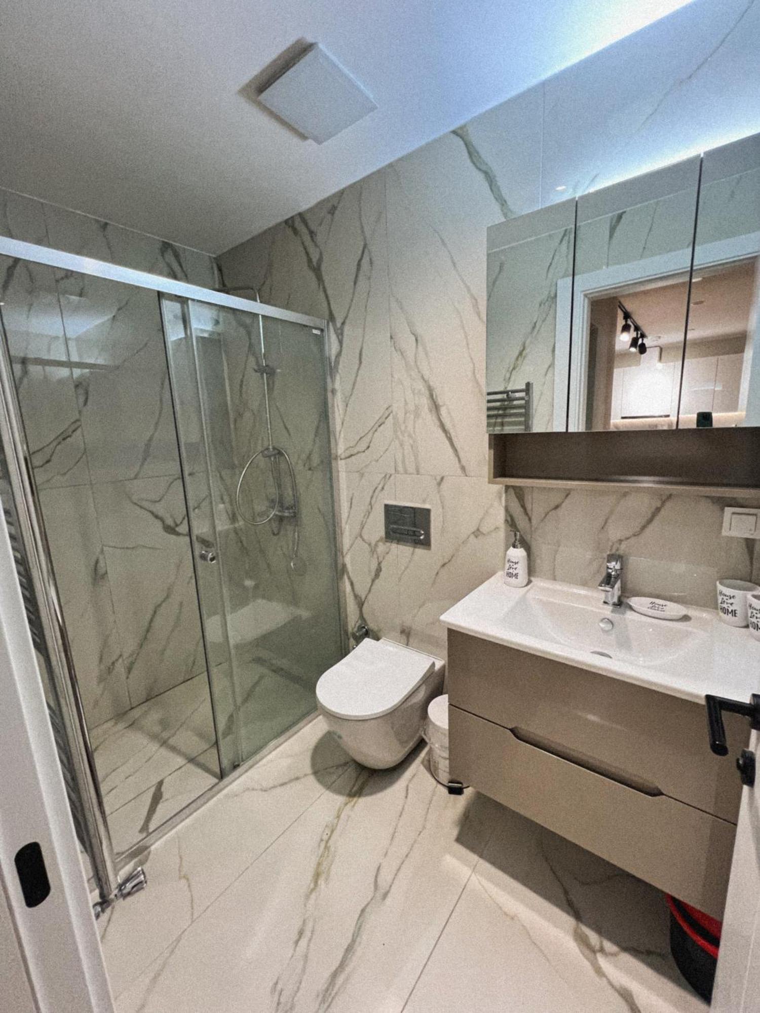 180° View Apartment In Diamond Building Skopje Buitenkant foto
