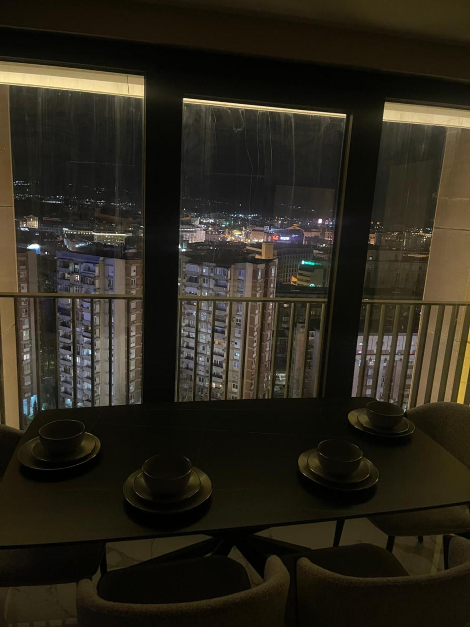 180° View Apartment In Diamond Building Skopje Buitenkant foto